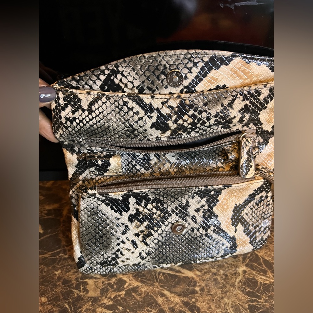 Nine West Black and Cream Snake Pattern Clutch - Picture 3 of 5